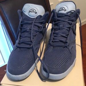 Lightly worn Reebok classic Pumps!